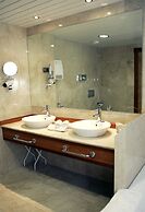 Hotel La Laguna Spa And Golf