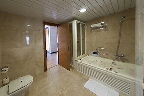 Hotel La Laguna Spa And Golf