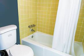 Hahira Inn By OYO near Valdosta