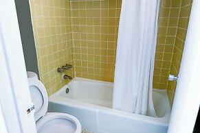 Hahira Inn By OYO near Valdosta