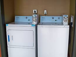 Scottish Inn & Suites