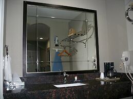 Scottish Inn & Suites