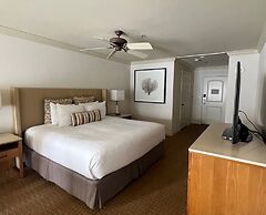 Pelican Inn & Suites