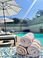 Pelican Inn & Suites