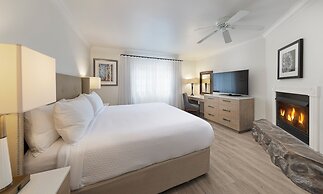 Pelican Inn & Suites