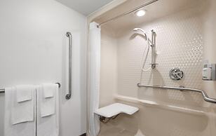 Holiday Inn Express and Suites Morehead by IHG