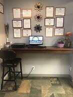 Days Inn by Wyndham Hinton