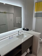 Comfort Suites Clearwater - Dunedin