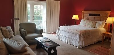 Downtown Guest Quarters Hotel