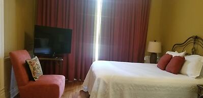 Downtown Guest Quarters Hotel