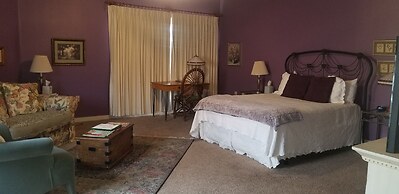 Downtown Guest Quarters Hotel