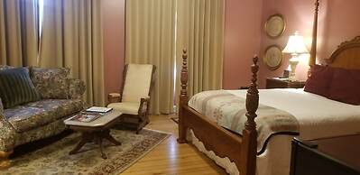 Downtown Guest Quarters Hotel