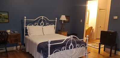 Downtown Guest Quarters Hotel