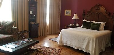 Downtown Guest Quarters Hotel