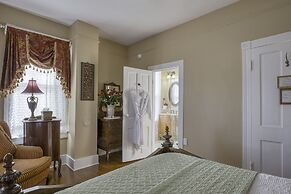 Victorian House Bed & Breakfast