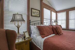 Victorian House Bed & Breakfast