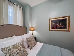 Victorian House Bed & Breakfast