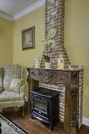 Victorian House Bed & Breakfast