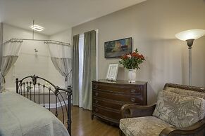 Victorian House Bed & Breakfast