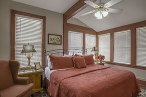 Victorian House Bed & Breakfast