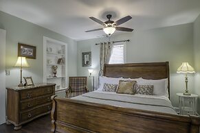 Victorian House Bed & Breakfast
