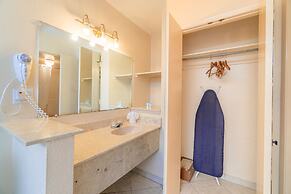 Sevilla Inn - Near Medieval Times