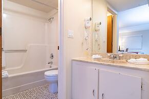 Sevilla Inn - Near Medieval Times