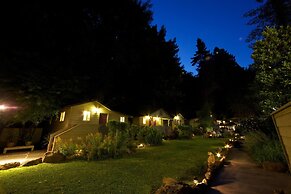 Cottages on River Road