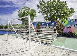 Skipjack Resort & Marina