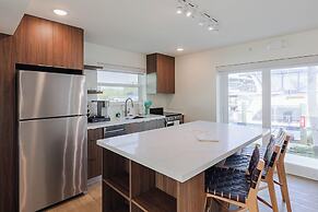 Skipjack Resort & Marina