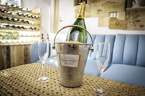 Skipjack Resort & Marina