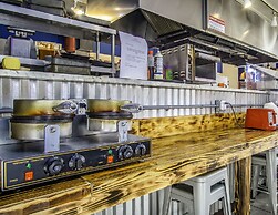 Skipjack Resort & Marina