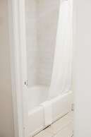 Victorian Inn & Suites