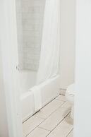 Victorian Inn & Suites