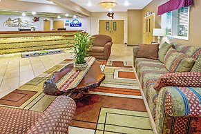Days Inn & Suites by Wyndham Gresham