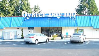 Oyster Bay Inn & Suites