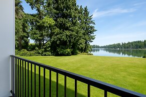 Oyster Bay Inn & Suites