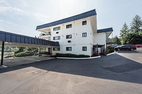 Oyster Bay Inn & Suites