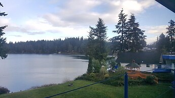 Oyster Bay Inn & Suites