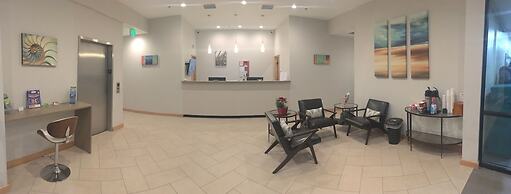 Oyster Bay Inn & Suites