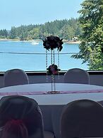 Oyster Bay Inn & Suites