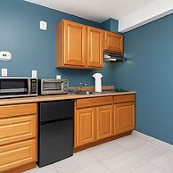 Oyster Bay Inn & Suites