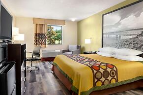 Super 8 by Wyndham Clinton