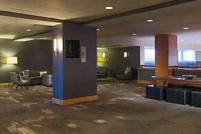 Renaissance Chicago O'Hare Suites Hotel