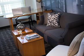 Renaissance Chicago O'Hare Suites Hotel