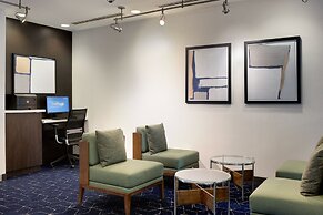 Courtyard by Marriott Edison Woodbridge