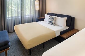Courtyard by Marriott Edison Woodbridge