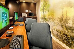 Courtyard by Marriott Edison Woodbridge