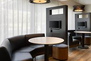Courtyard by Marriott Edison Woodbridge