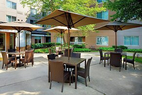 Courtyard by Marriott Edison Woodbridge